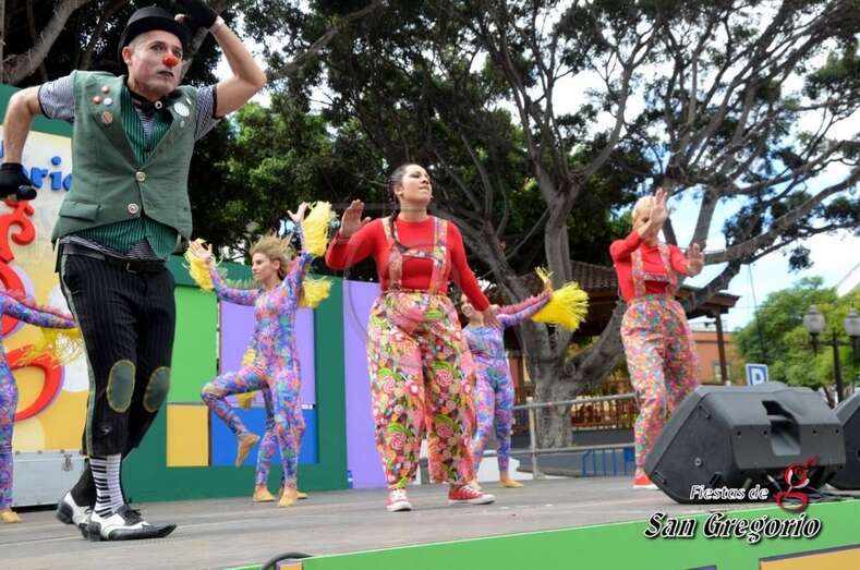 El espéctaculo Las aventuras de Poli y Lopi, en acción (Foto Francisco Javier Santana)